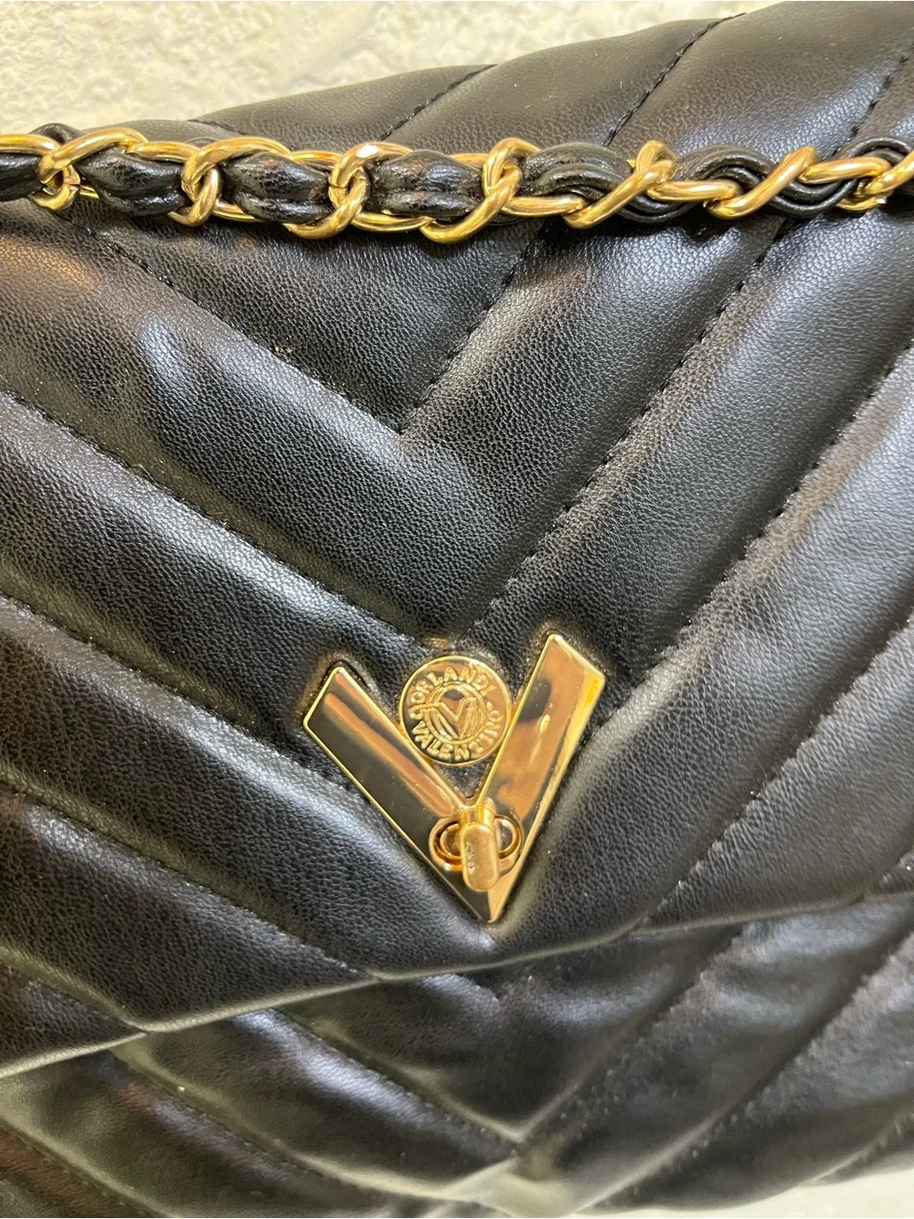 Valentino by Mario Valentino Quilted Shoulder Bag 🖤✨